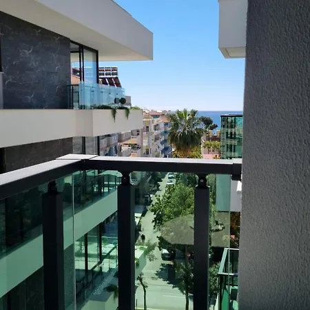 Lägenhetshotell Elite Luxury - 3 4*