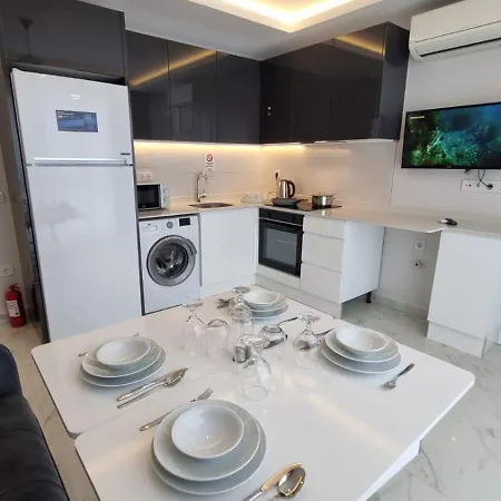 Lägenhetshotell Elite Luxury - 3 4*