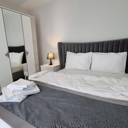 Lägenhetshotell Elite Luxury - 3 4*