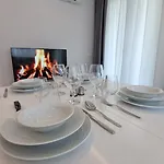 Elite Luxury - 3 Aparthotel 4*
